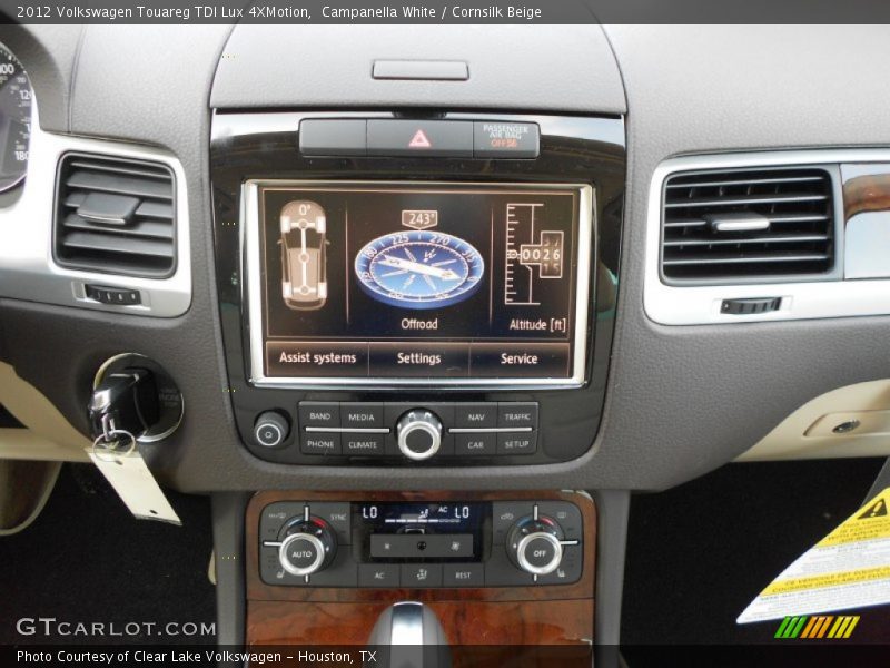 Campanella White / Cornsilk Beige 2012 Volkswagen Touareg TDI Lux 4XMotion