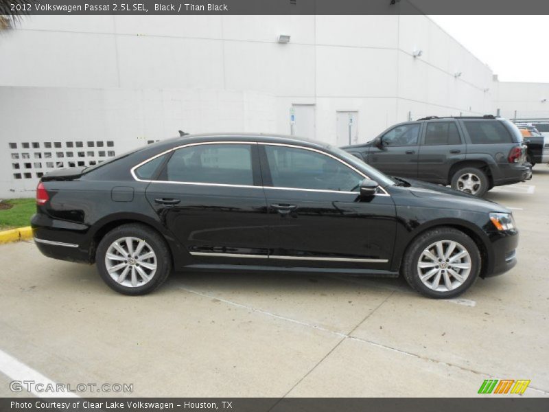 Black / Titan Black 2012 Volkswagen Passat 2.5L SEL