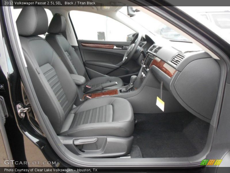 Black / Titan Black 2012 Volkswagen Passat 2.5L SEL