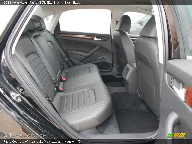 Black / Titan Black 2012 Volkswagen Passat 2.5L SEL