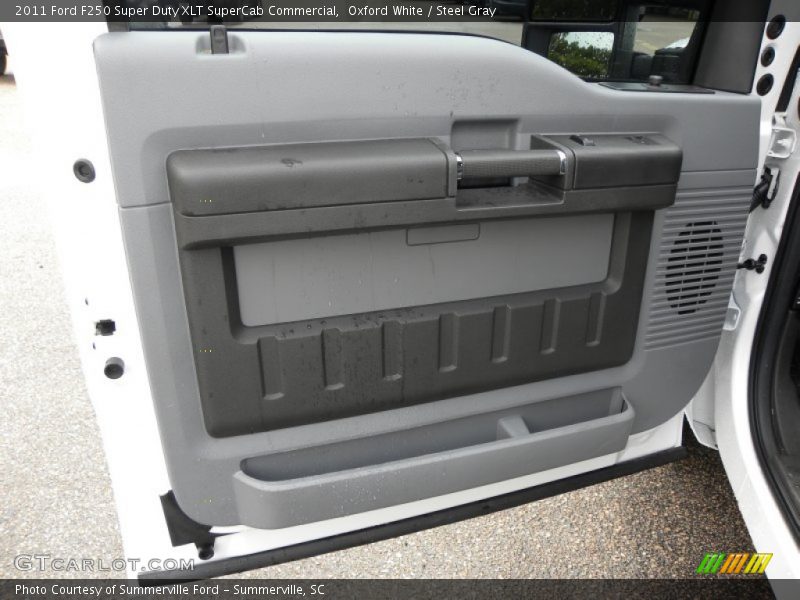 Door Panel of 2011 F250 Super Duty XLT SuperCab Commercial