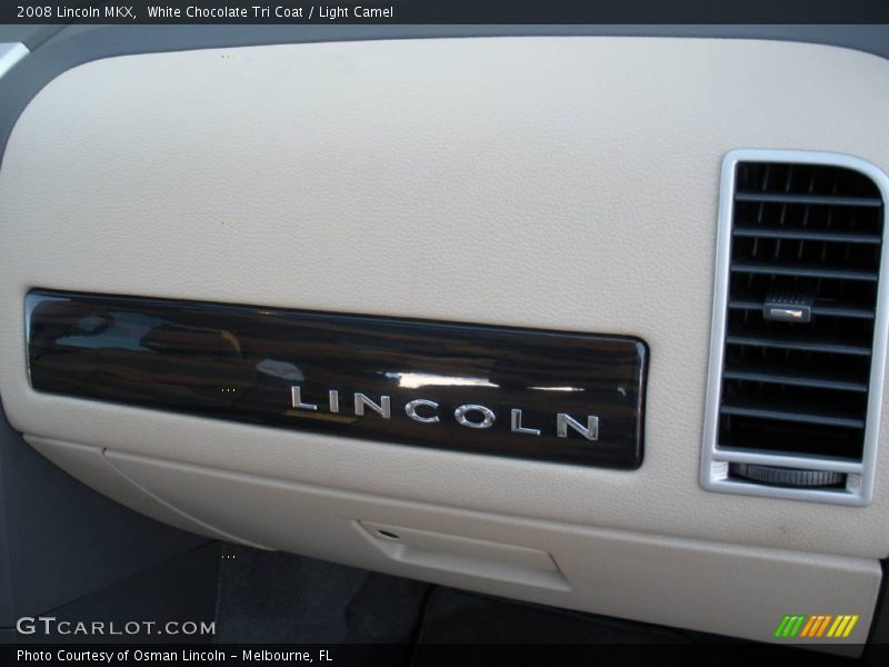White Chocolate Tri Coat / Light Camel 2008 Lincoln MKX