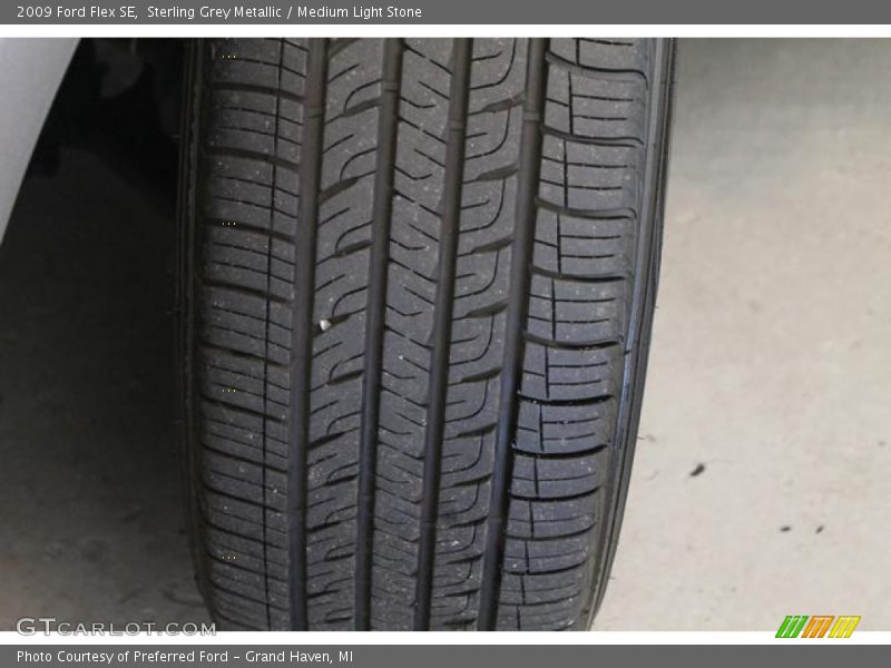 Sterling Grey Metallic / Medium Light Stone 2009 Ford Flex SE