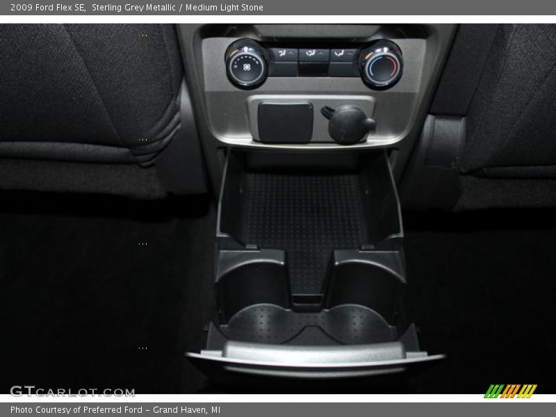 Sterling Grey Metallic / Medium Light Stone 2009 Ford Flex SE