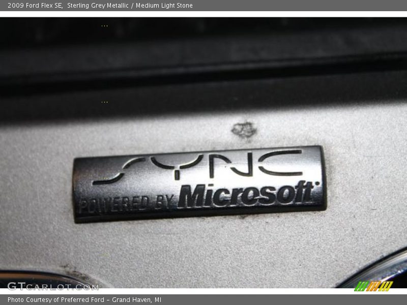 Sterling Grey Metallic / Medium Light Stone 2009 Ford Flex SE