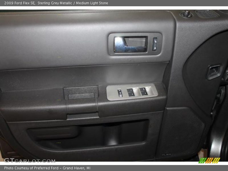 Sterling Grey Metallic / Medium Light Stone 2009 Ford Flex SE