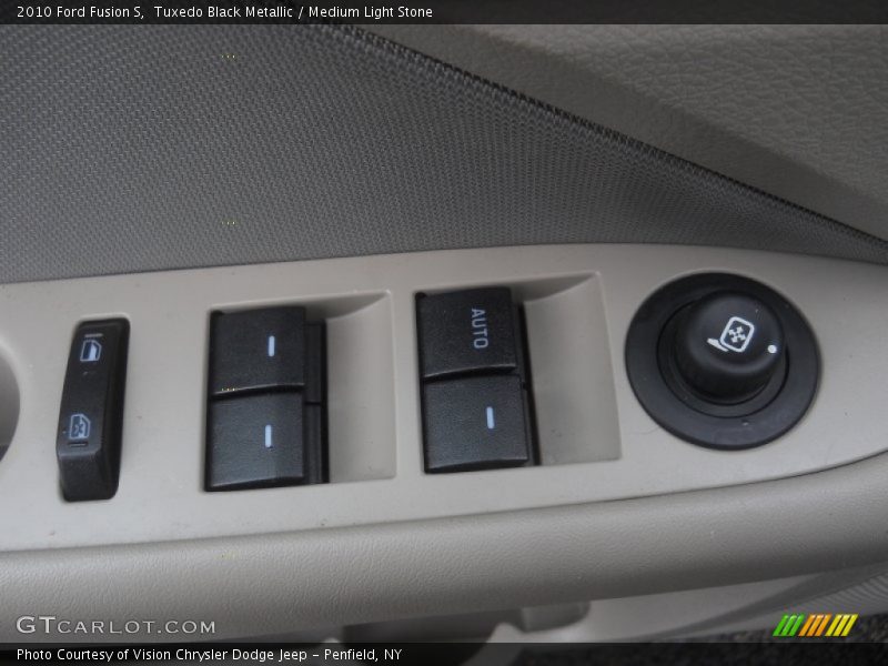 Tuxedo Black Metallic / Medium Light Stone 2010 Ford Fusion S