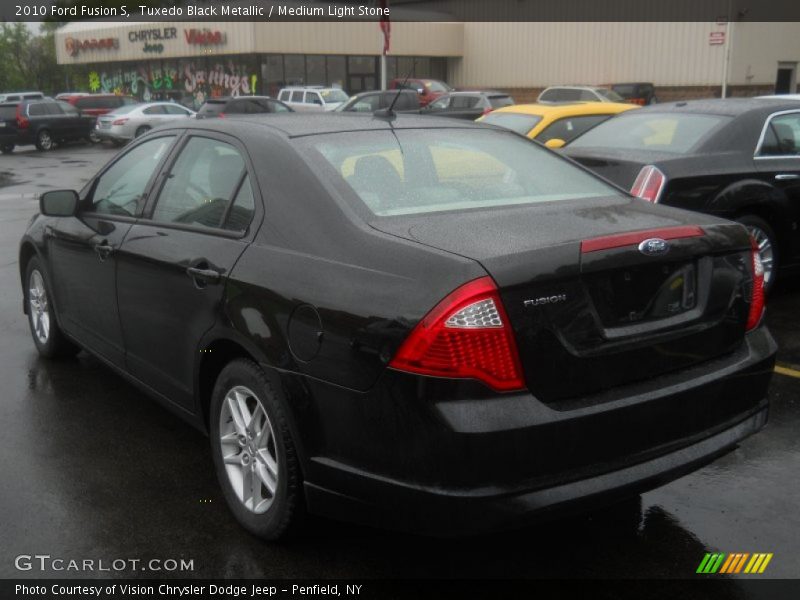Tuxedo Black Metallic / Medium Light Stone 2010 Ford Fusion S