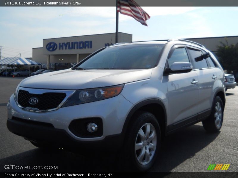 Titanium Silver / Gray 2011 Kia Sorento LX