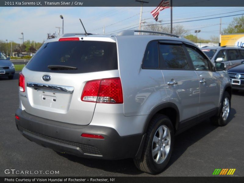Titanium Silver / Gray 2011 Kia Sorento LX