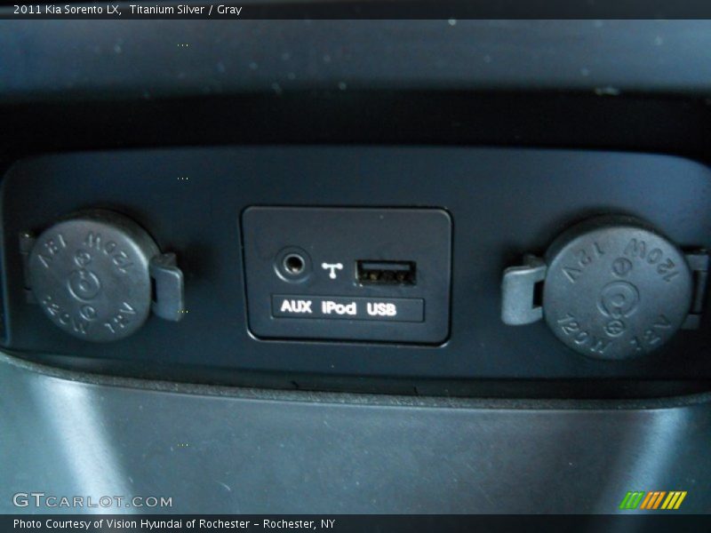 Titanium Silver / Gray 2011 Kia Sorento LX