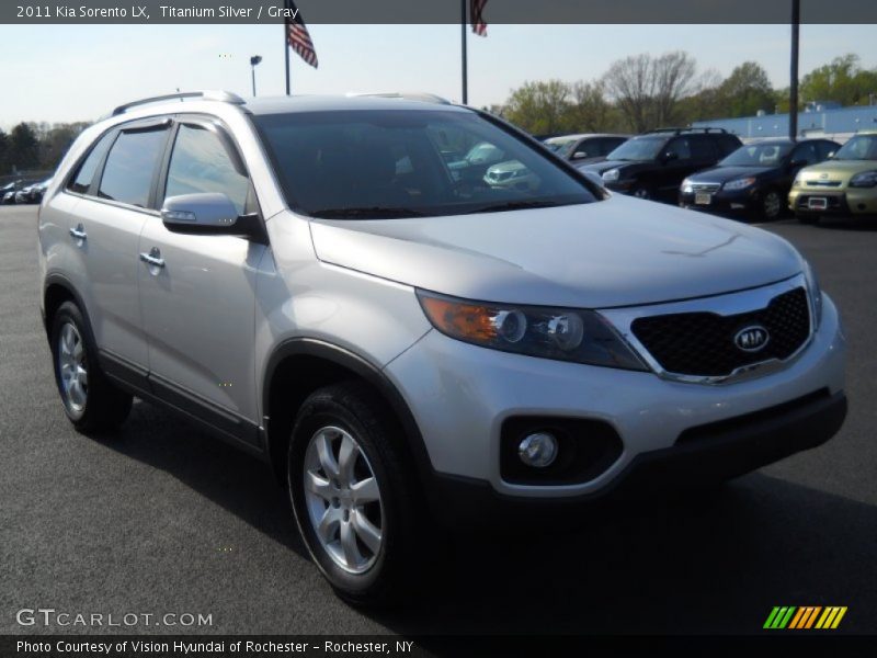 Titanium Silver / Gray 2011 Kia Sorento LX