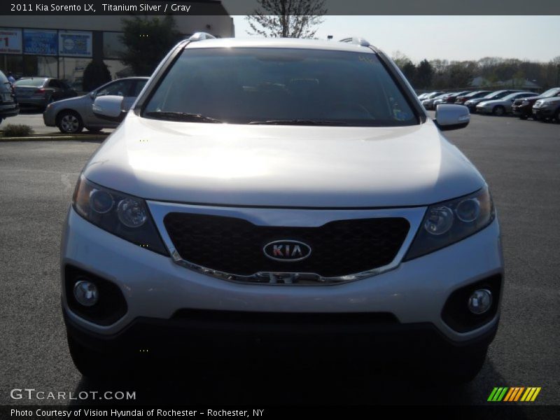 Titanium Silver / Gray 2011 Kia Sorento LX
