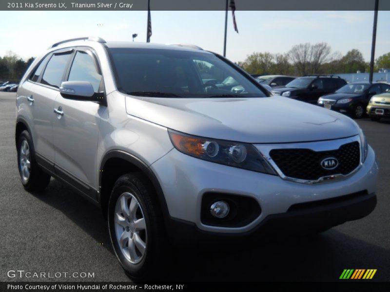 Titanium Silver / Gray 2011 Kia Sorento LX