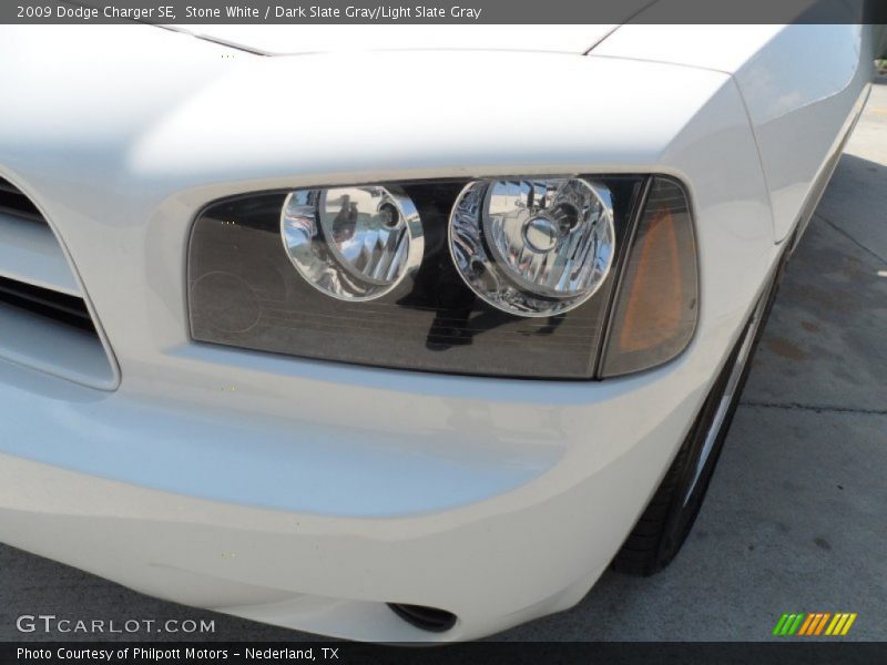 Stone White / Dark Slate Gray/Light Slate Gray 2009 Dodge Charger SE