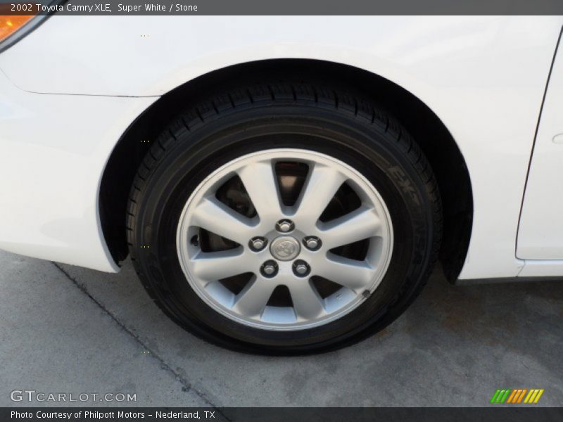 Super White / Stone 2002 Toyota Camry XLE