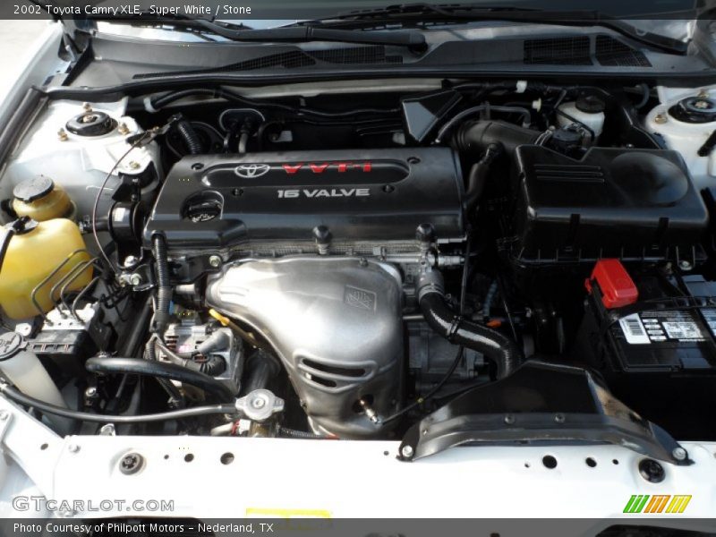 Super White / Stone 2002 Toyota Camry XLE