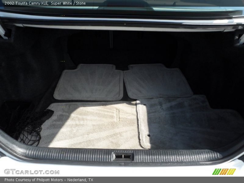 Super White / Stone 2002 Toyota Camry XLE