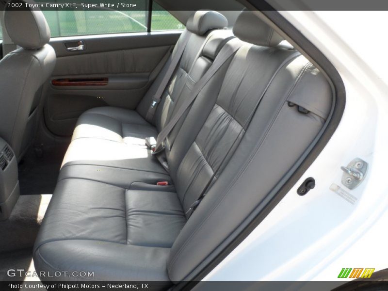 Super White / Stone 2002 Toyota Camry XLE