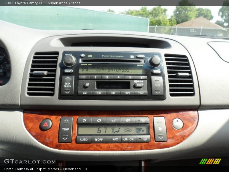 Super White / Stone 2002 Toyota Camry XLE