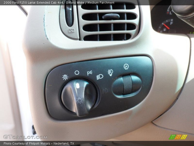 Oxford White / Medium Parchment 2000 Ford F150 Lariat Extended Cab 4x4