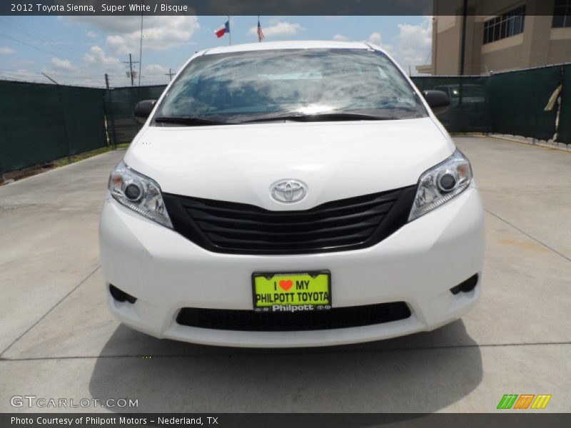 Super White / Bisque 2012 Toyota Sienna