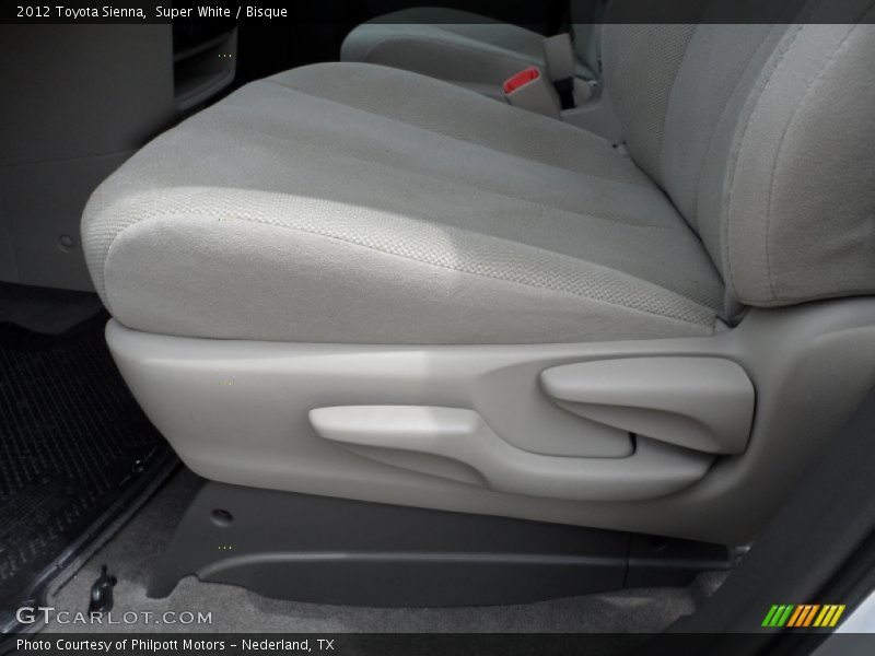 Super White / Bisque 2012 Toyota Sienna