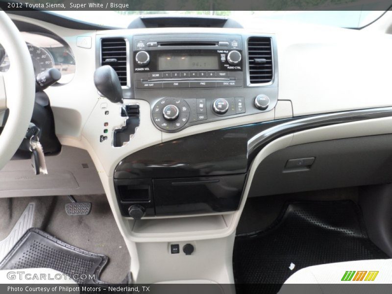 Super White / Bisque 2012 Toyota Sienna