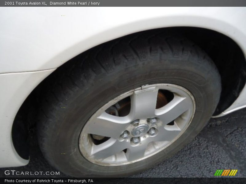 Diamond White Pearl / Ivory 2001 Toyota Avalon XL