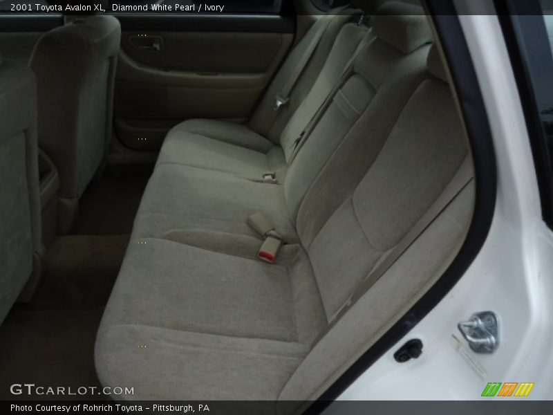Diamond White Pearl / Ivory 2001 Toyota Avalon XL