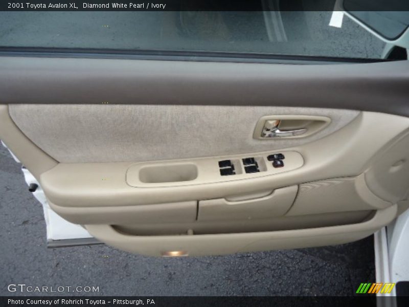 Diamond White Pearl / Ivory 2001 Toyota Avalon XL