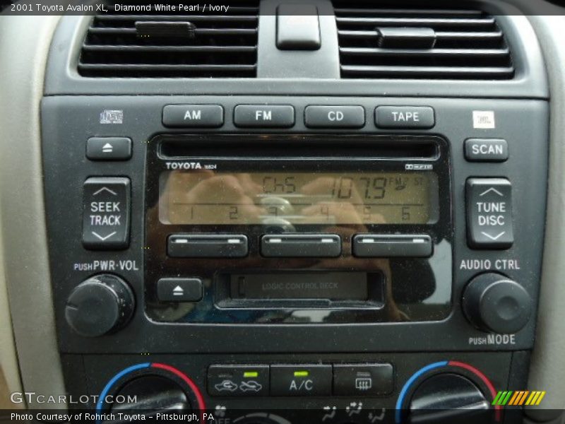 Diamond White Pearl / Ivory 2001 Toyota Avalon XL