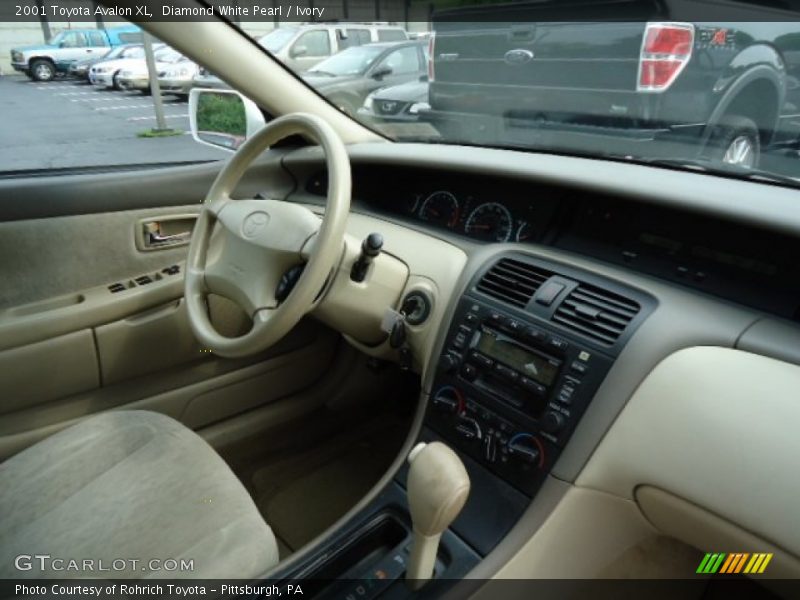 Diamond White Pearl / Ivory 2001 Toyota Avalon XL