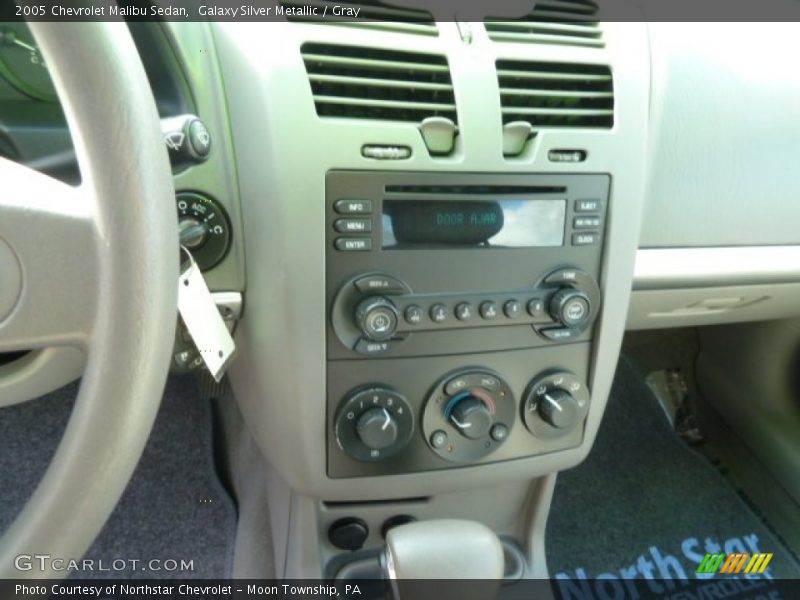 Galaxy Silver Metallic / Gray 2005 Chevrolet Malibu Sedan