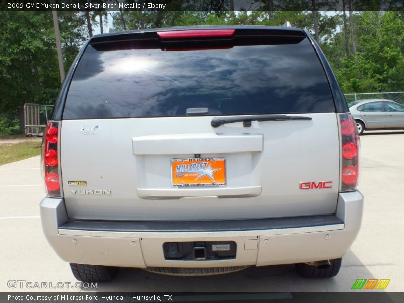 Silver Birch Metallic / Ebony 2009 GMC Yukon Denali