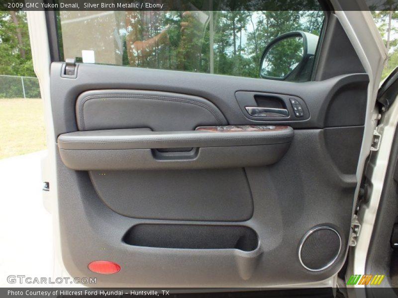 Silver Birch Metallic / Ebony 2009 GMC Yukon Denali