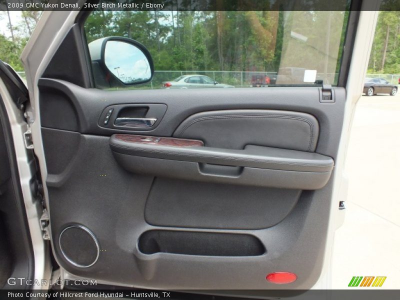 Silver Birch Metallic / Ebony 2009 GMC Yukon Denali