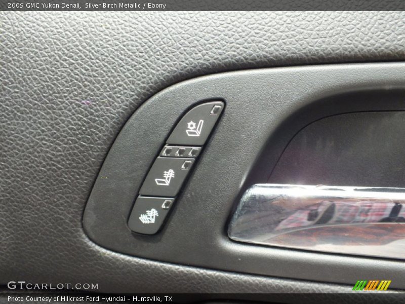 Silver Birch Metallic / Ebony 2009 GMC Yukon Denali
