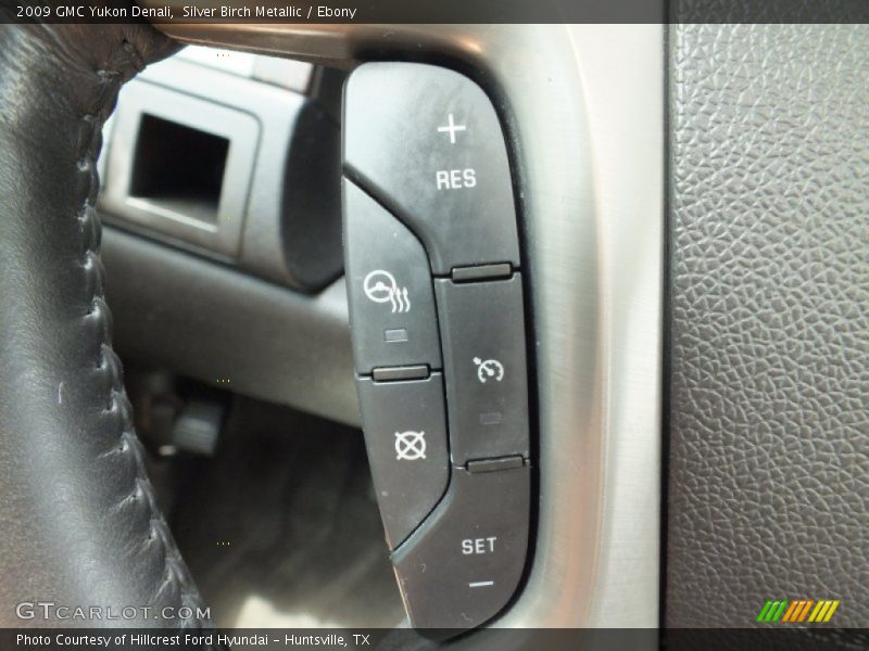 Silver Birch Metallic / Ebony 2009 GMC Yukon Denali