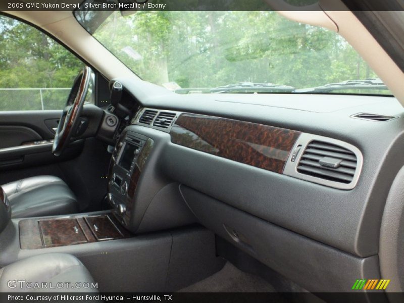 Silver Birch Metallic / Ebony 2009 GMC Yukon Denali
