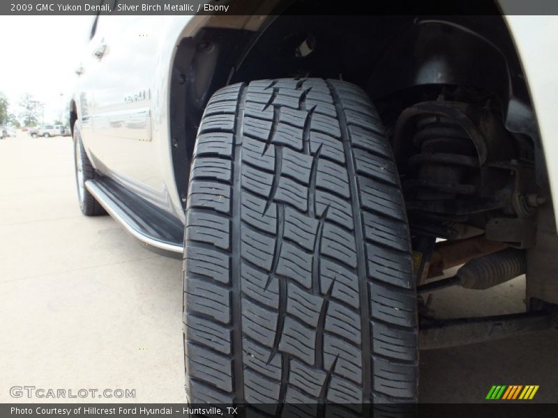 Silver Birch Metallic / Ebony 2009 GMC Yukon Denali