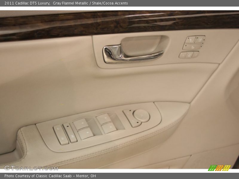 Gray Flannel Metallic / Shale/Cocoa Accents 2011 Cadillac DTS Luxury
