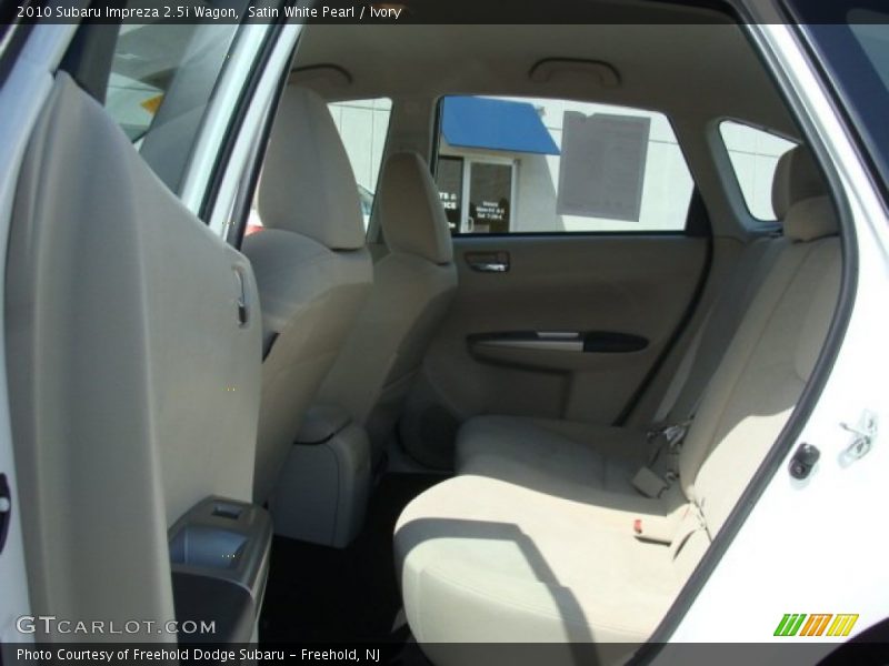 Satin White Pearl / Ivory 2010 Subaru Impreza 2.5i Wagon
