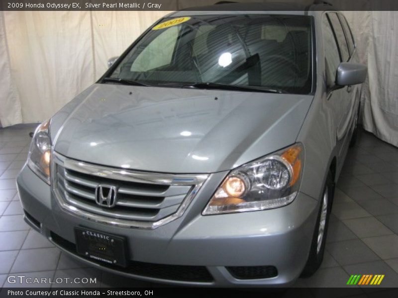 Silver Pearl Metallic / Gray 2009 Honda Odyssey EX