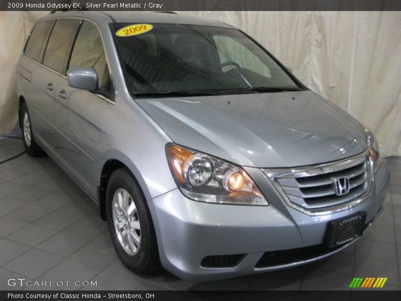 Silver Pearl Metallic / Gray 2009 Honda Odyssey EX