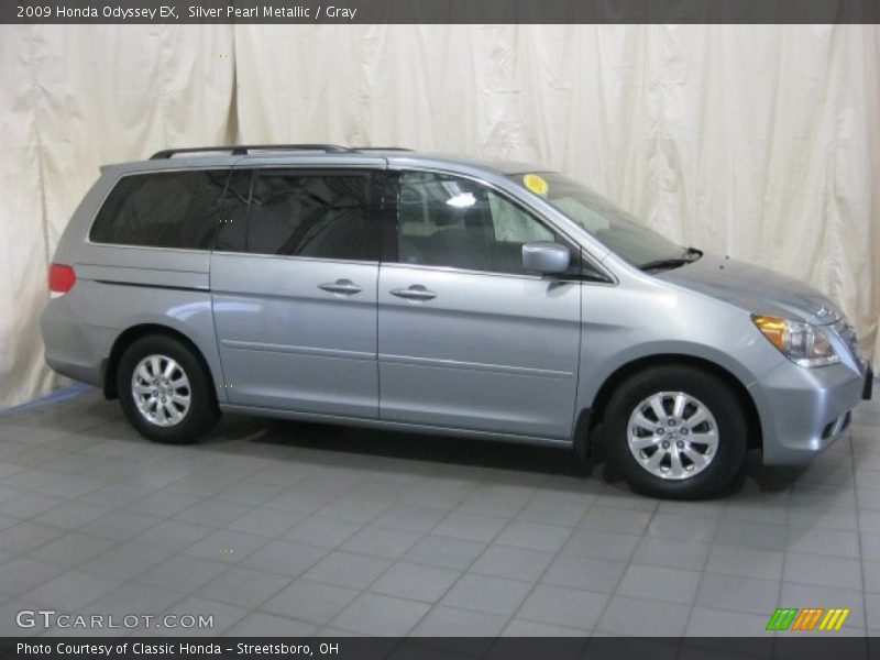 Silver Pearl Metallic / Gray 2009 Honda Odyssey EX