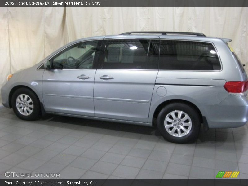 Silver Pearl Metallic / Gray 2009 Honda Odyssey EX