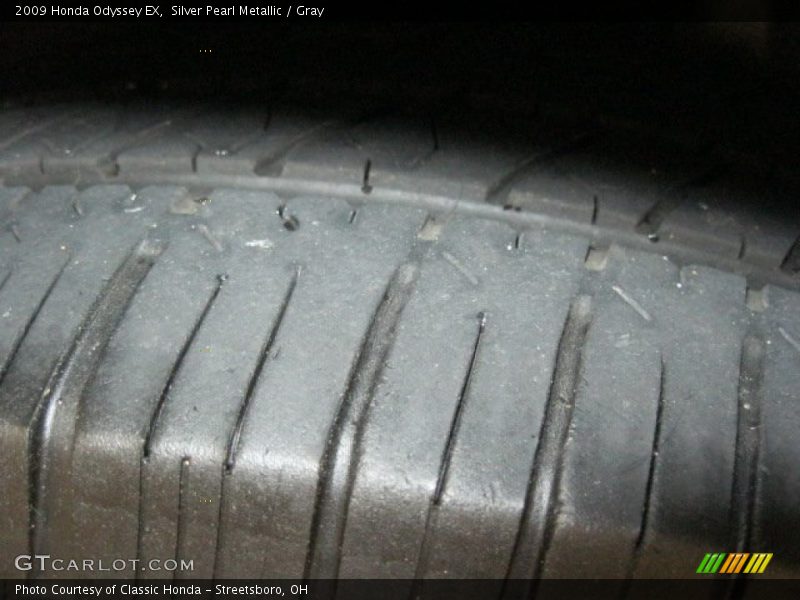 Silver Pearl Metallic / Gray 2009 Honda Odyssey EX