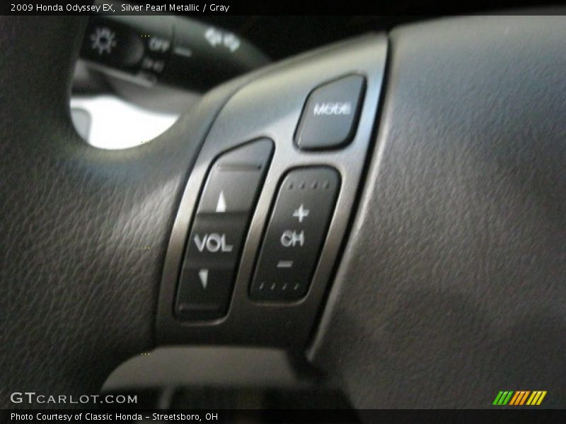 Silver Pearl Metallic / Gray 2009 Honda Odyssey EX