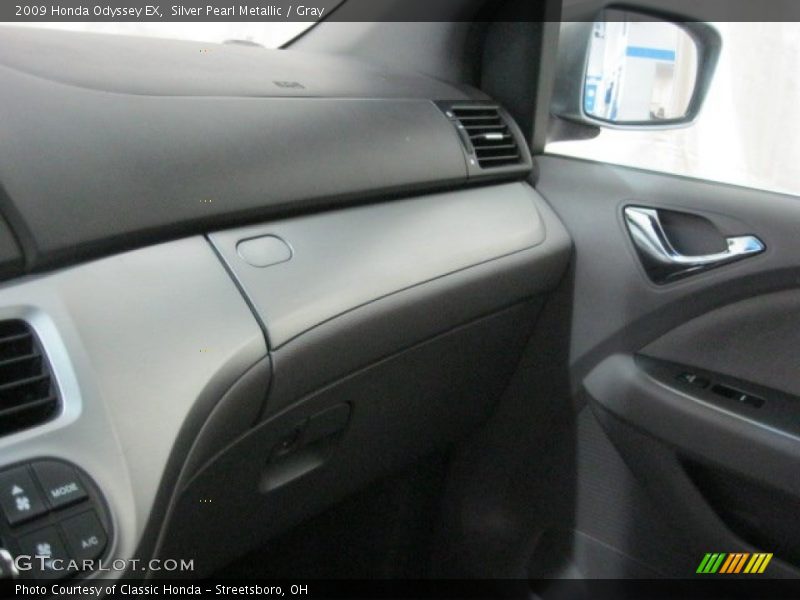 Silver Pearl Metallic / Gray 2009 Honda Odyssey EX